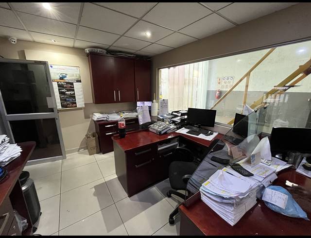 1,100M² WAREHOUSE FOR SALE IN UMGENI BUSINESS PARK